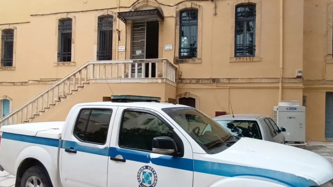 Απολογείται η 18χρονη μητέρα του βρέφους που νοσηλεύεται σε σοβαρή κατάσταση στο Βενιζέλειο, οι δύο εκδοχές που έδωσε
