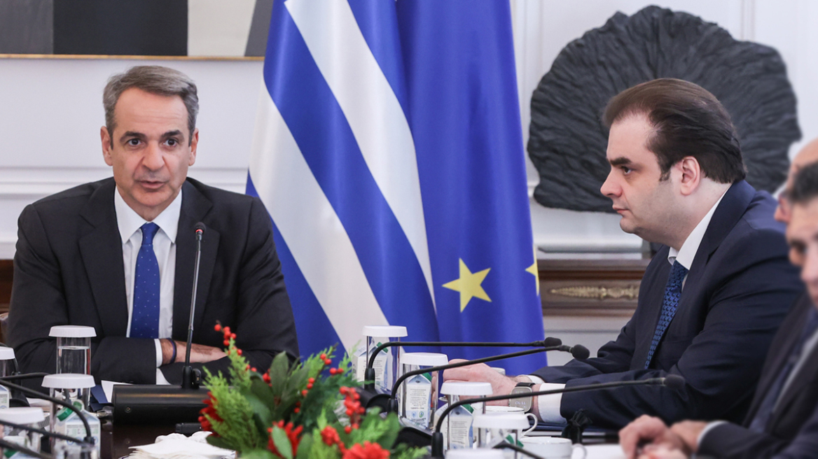 Πρώτη σύσκεψη σήμερα στο Μαξίμου για τις διεθνείς τιμές του πετρελαίου που φέρνουν δύσκολο χειμώνα, επί τάπητος τα περιθώρια παρεμβάσεων