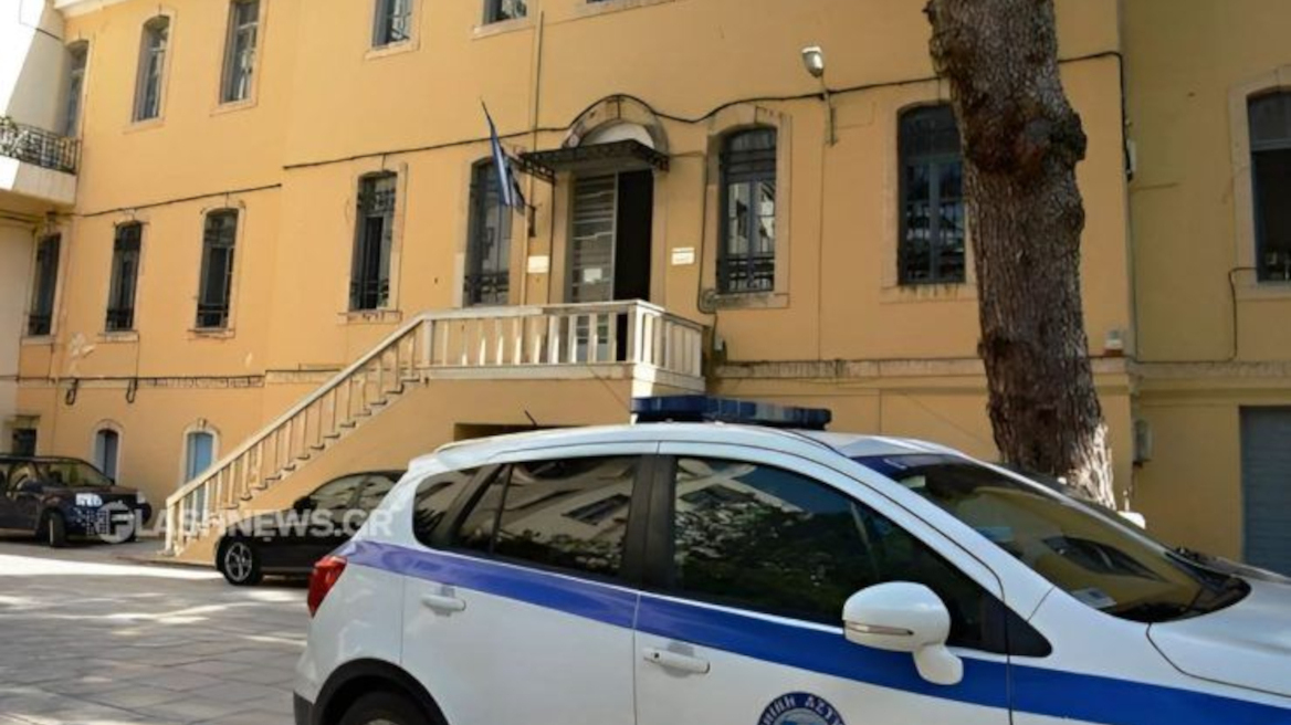 Ελεύθερη με περιοριστικούς όρους η 18χρονη που κατηγορείται για τον βαρύ τραυματισμό του βρέφους της στα Χανιά

