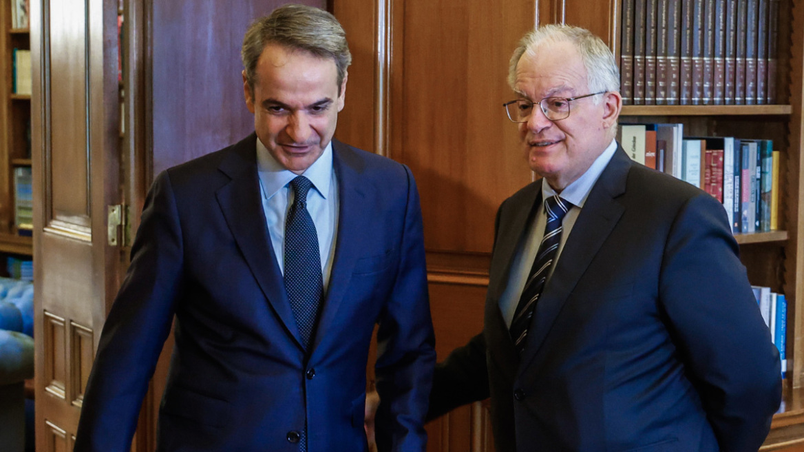 Με τον Κωνσταντίνο Τασούλα θα συναντηθεί την Παρασκευή ο Κυριάκος Μητσοτάκης