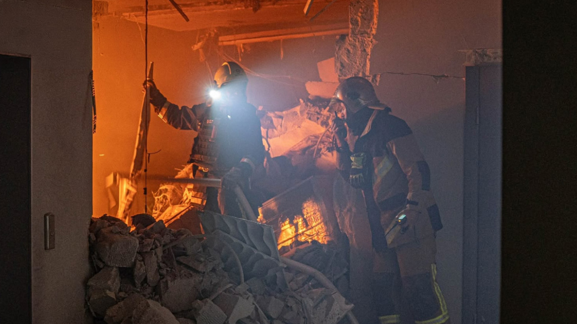 Η Ρωσία βομβάρδισε το Κίεβο και πόλεις της Ουκρανίας με βαλλιστικούς πυραύλους και εκατοντάδες drone 