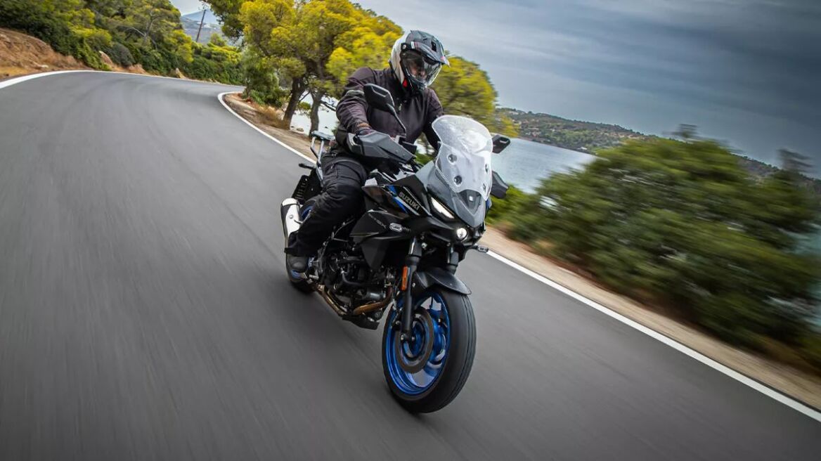 Οδηγούμε την Suzuki SV-7GX στο Λουτράκι - Πόσο κοστίζει;