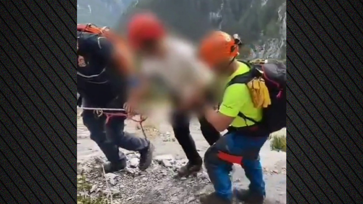Επιχείρηση διάσωσης 34χρονου στον Όλυμπο - Μεταφέρθηκε με ασφάλεια και τον παρέλαβε το ΕΚΑΒ
