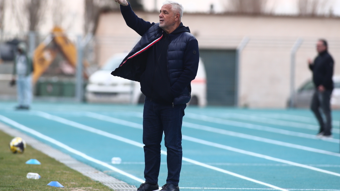 Άντεξε τρεις αγωνιστικές στον πάγκο του Πανσερραϊκού ο Βοσνιάδης που παραιτήθηκε