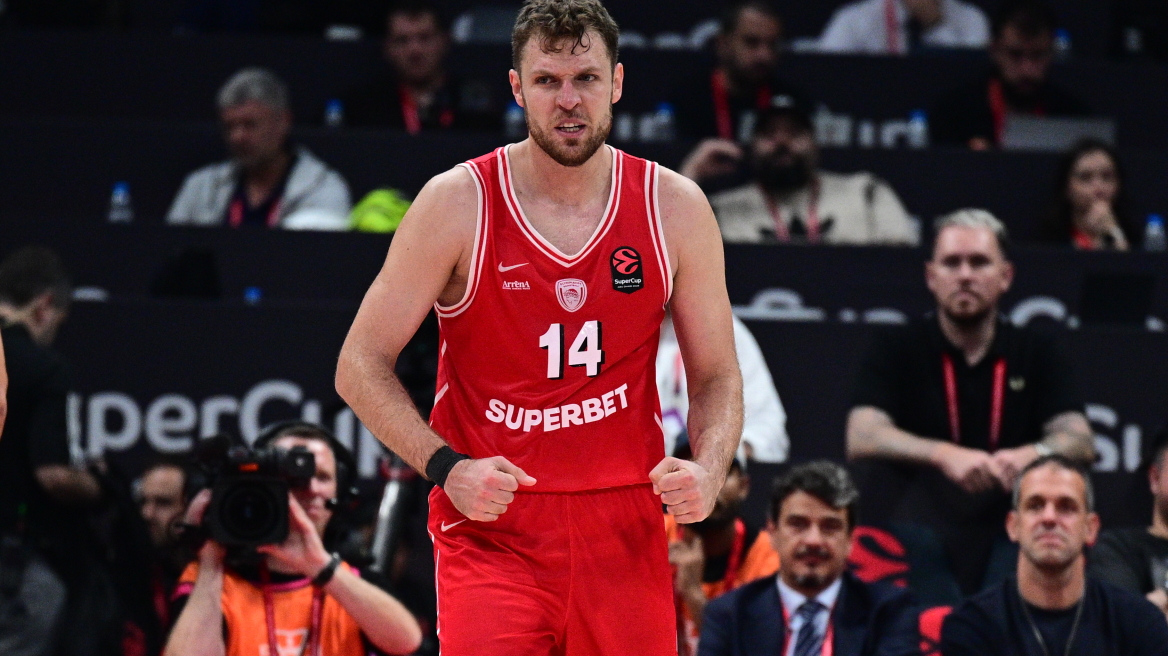 Βεζένκοφ: Ήταν όνειρό μας να πάρουμε τη Euroleague, θα παλέψουμε ξανά