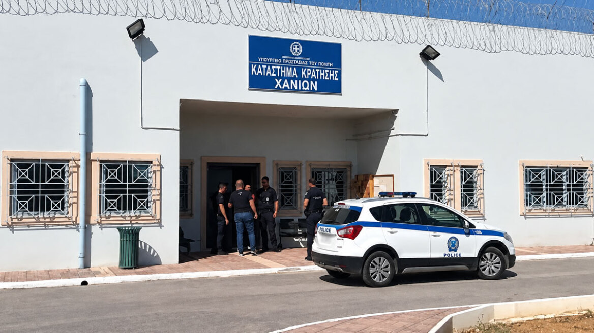 Ισοβίτης καλλιεργούσε κάνναβη δίπλα στις φυλακές Χανίων: Είχε πυροβολήσει με Καλάσνικοφ τρεις αστυνομικούς στις Μαλάδες το 2008