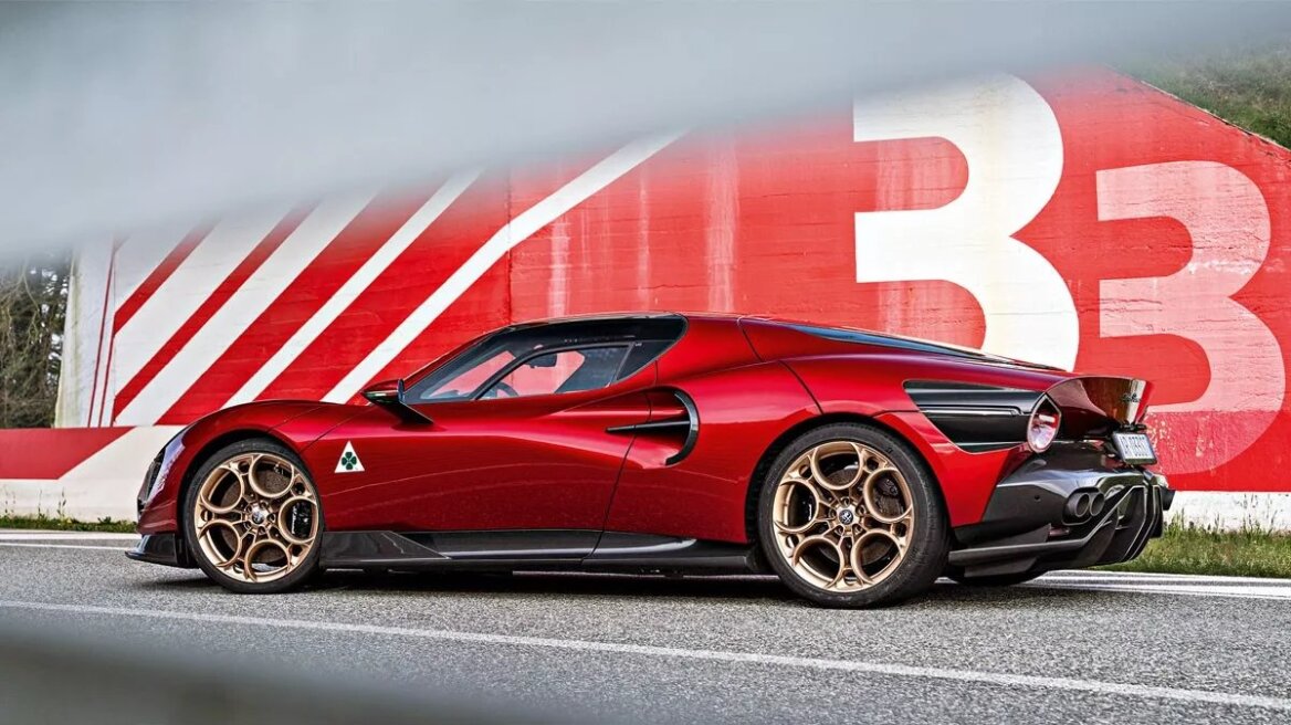 Το supercar της Alfa Romeo στο Παρίσι