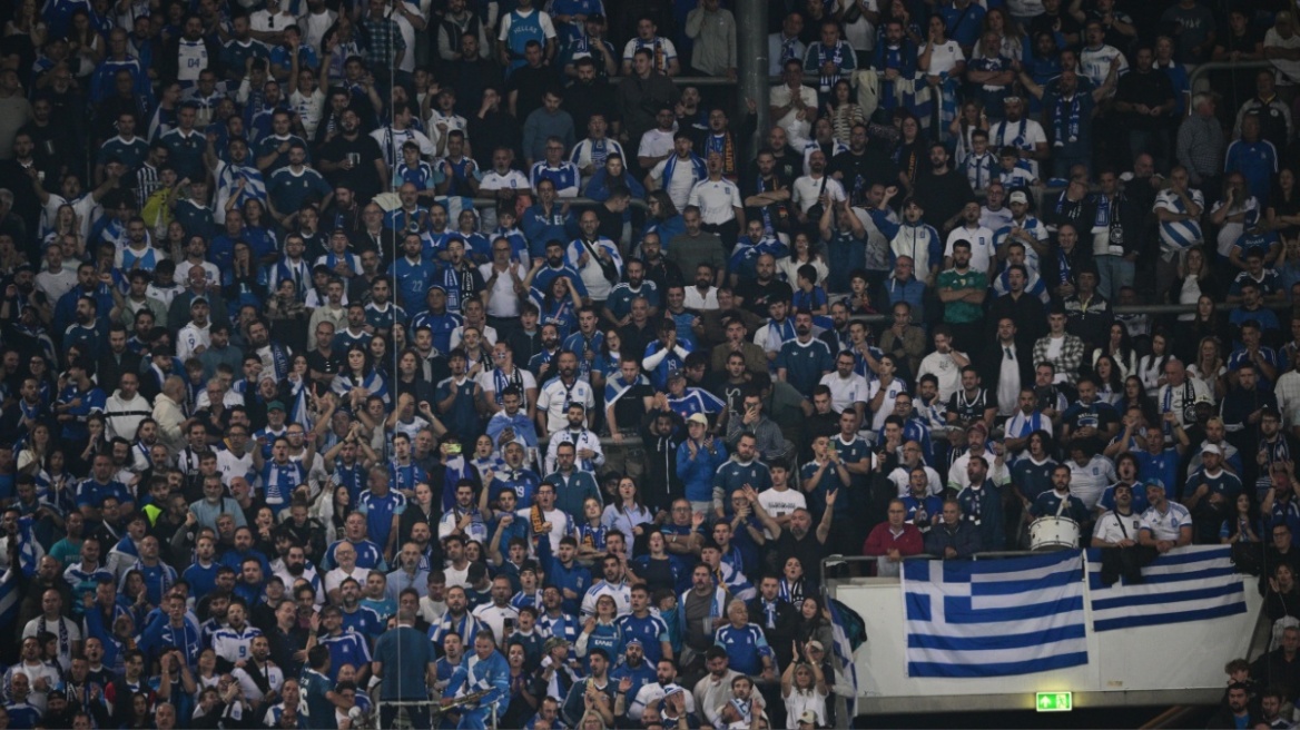 Πάρτι στις εξέδρες και χαμός στα αποδυτήρια μετά το ιστορικό διπλό της Εθνικής στη Γερμανία, δείτε βίντεο 