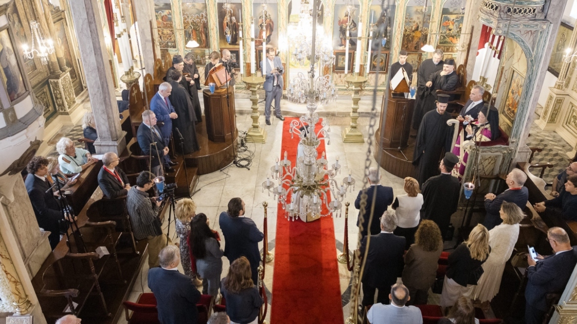 Θυρανοίξια από τον Οικουμενικό Πατριάρχη στον ανακαινισμένο Άγιο Χαράλαμπο του Βεβεκίου στην Κωνσταντινούπολη