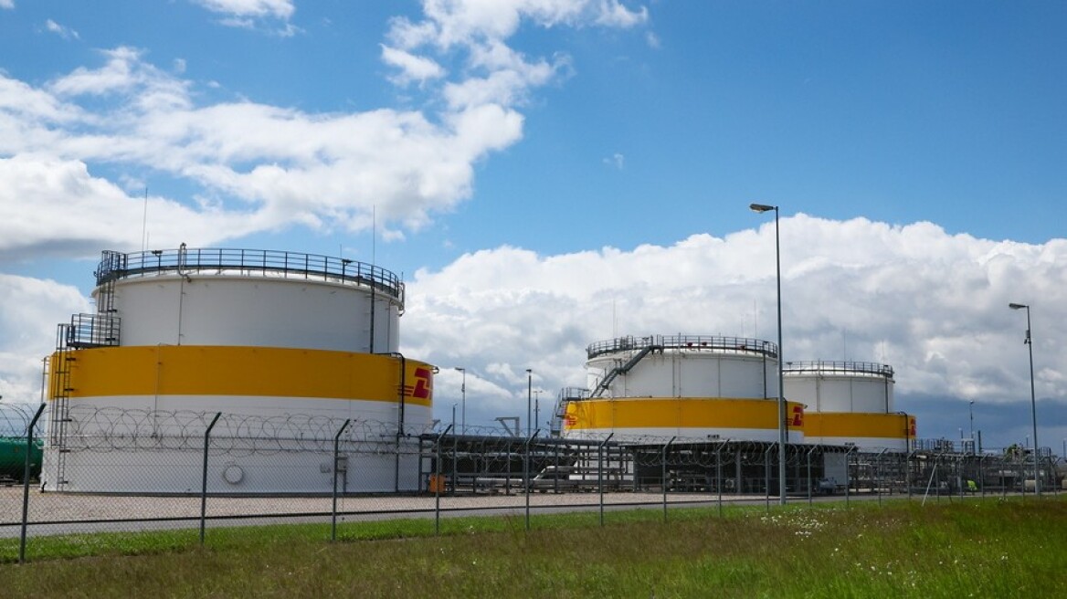 Πετρέλαιο: Επέστρεψε στα 100 δολάρια το Brent με άνοδο 2% μετά το «φρένο» της Κίνας στις εξαγωγές καυσίμων