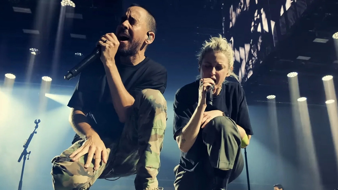 Οι Linkin Park είχαν σκεφτεί να αλλάξουν όνομα μετά τον θάνατο του Τσέστερ Μπένινγκτον: Τελικά, νιώσαμε ότι θα ήταν κάπως ανόητο
