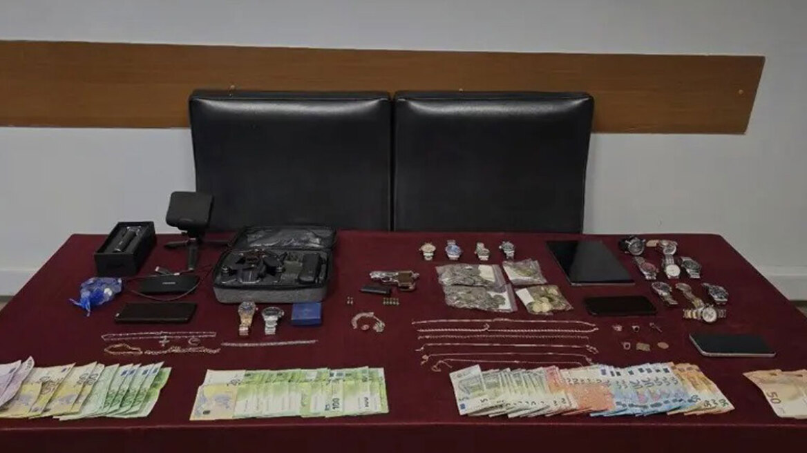 Χειροπέδες σε σπείρα με 34 διαρρήξεις σε Θεσσαλονίκη, Ημαθία, Πιερία και Χαλκιδική: Έκαναν και τους αναρριχητές για να μπαίνουν στα σπίτια