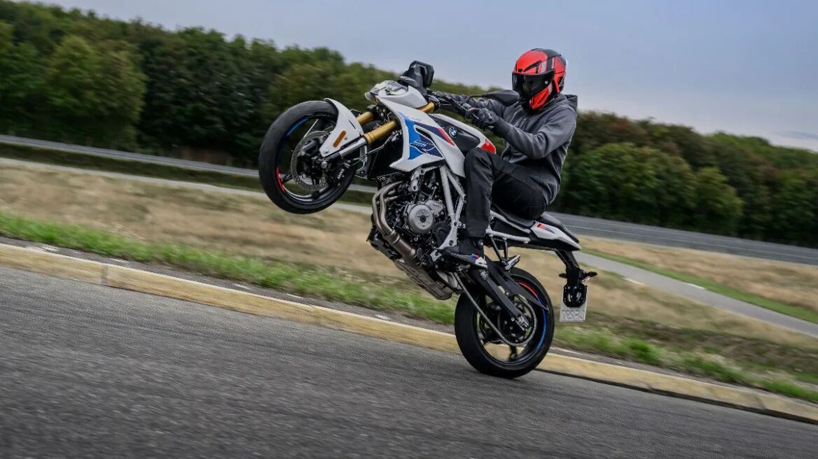 Γυμνή και προσιτή η νέα 450άρα της BMW - Με πόσα την αποκτάς;