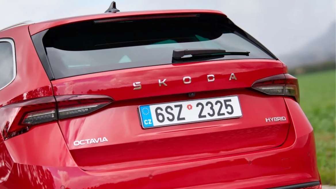 Πότε φτάνει στη χώρα μας το πλήρως υβριδικό Skoda Octavia;