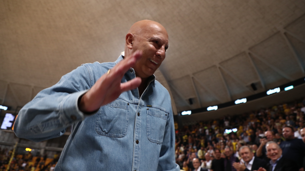 Λατρεία του κόσμου του Άρη για Γκάλη, αποθέωση και για Σιάο