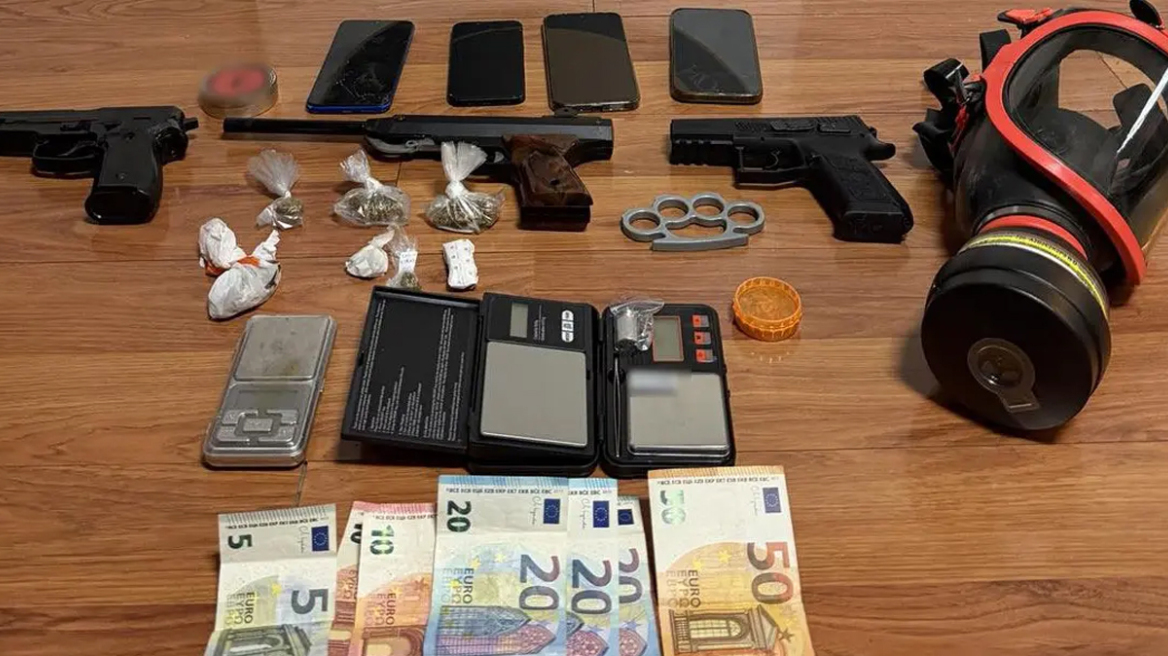 Συμμορία ανηλίκων διακινούσε ναρκωτικά σε Θησείο και Κεραμεικό, τρεις συλλήψεις
