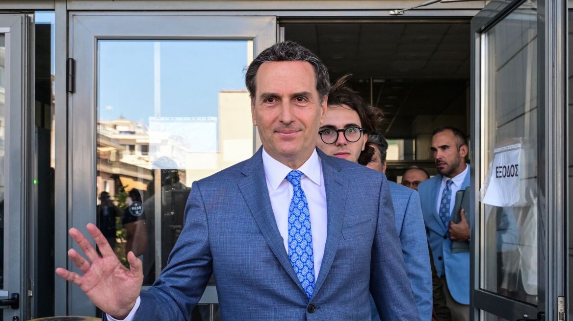 Δημητρακόπουλος: Αν ο Καρβέλας αποφασίσει να απαγορεύσει στη Βίσση να τραγουδάει τα τραγούδια του, τότε θα προσφύγουμε στη Δικαιοσύνη
