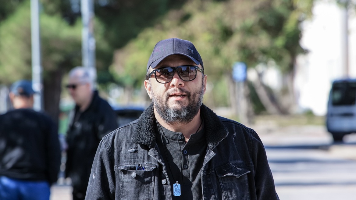 Ρούτσι στη δίκη για τα Τέμπη: Δεν θα σταματήσω μέχρι να μάθω πώς πέθανε το παιδί μου