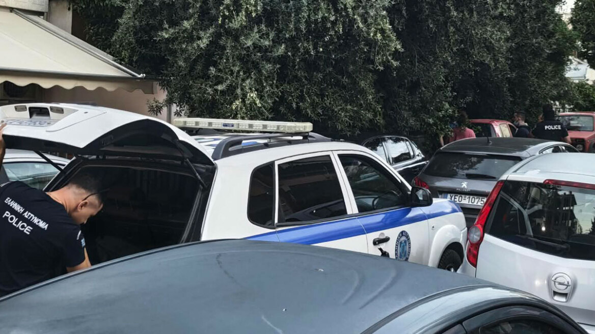 Ο 62χρονος γιος ο βασικός ύποπτος για τον θάνατο της 89χρονης στο Μενίδι, μαρτυρίες ότι στο παρελθόν την κυνηγούσε και την απειλούσε
