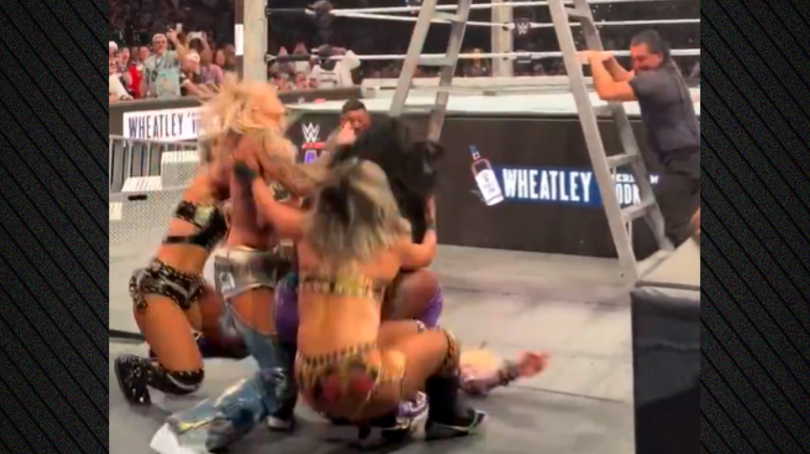 Η Τίφαν Στράτον του WWE βούτηξε από σκάλα, προσγειώθηκε με το κεφάλι και τον αυχένα και τρόμαξε τους θεατές, δείτε βίντεο