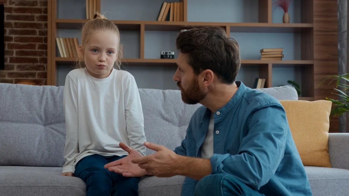 8 πολύτιμα tips για να θέσουμε αποτελεσματικά όρια στα παιδιά – «Κλειδί» η σχέση με τον γονιό
