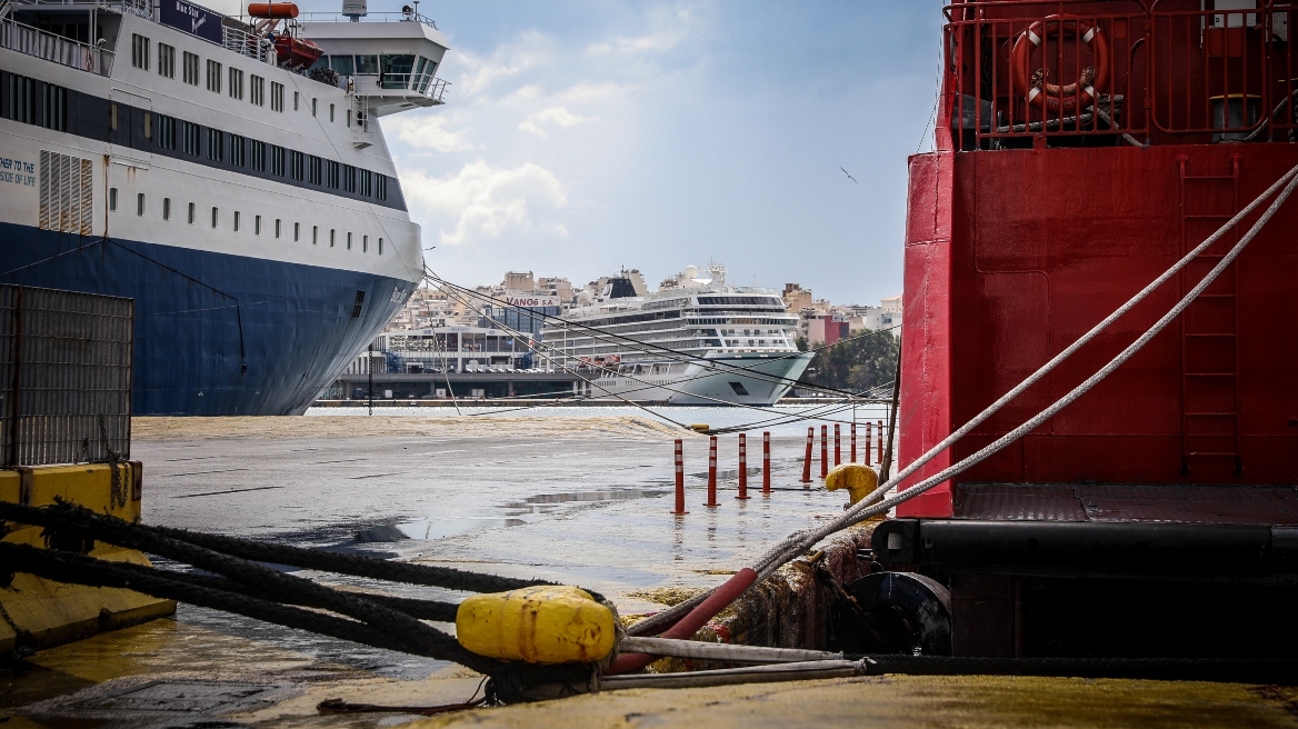 Μετά τις 9 το πρωί οι αναχωρήσεις πλοίων από τον Πειραιά, περιορισμοί σε Ραφήνα και Λαύριο έως τις 12 το μεσημέρι