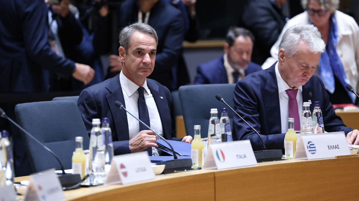 Σύνοδος Κορυφής: Τελεσίγραφο Μακρόν για τον προϋπολογισμό της ΕΕ, ρήγμα στους «27» για την ενέργεια, δημοσιονομική ευελιξία ζητά η Αθήνα