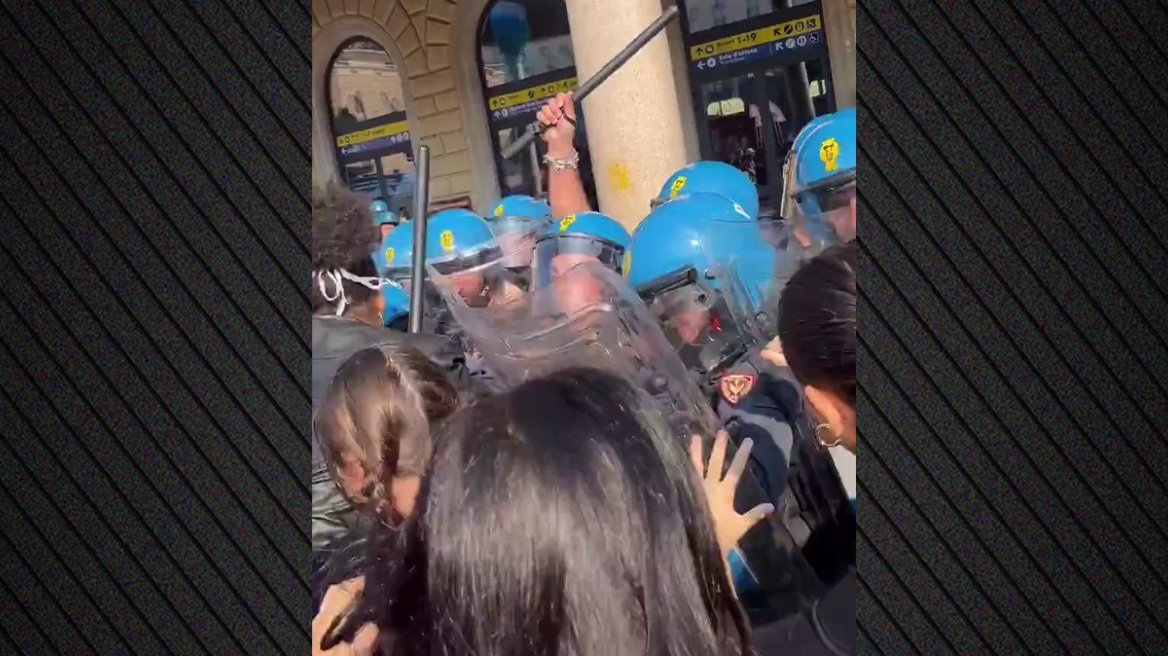 Χάος στην Ιταλία: Σοβαρά επεισόδια σε αντικυβερνητικές διαδηλώσεις μαθητών και φοιτητών σε όλη τη χώρα, δείτε βίντεο