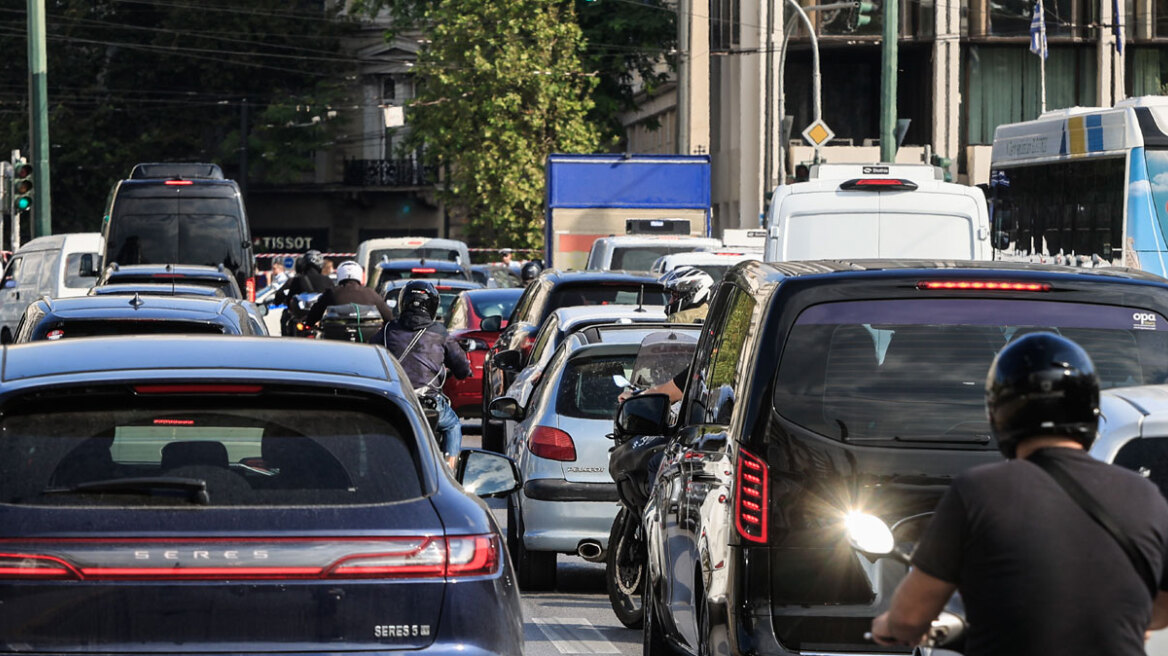 Γιατί δεν λύνεται ποτέ το κυκλοφοριακό σε Αθήνα και Θεσσαλονίκη - Τα 10 λάθη και οι «πυροσβεστικές» παρεμβάσεις
