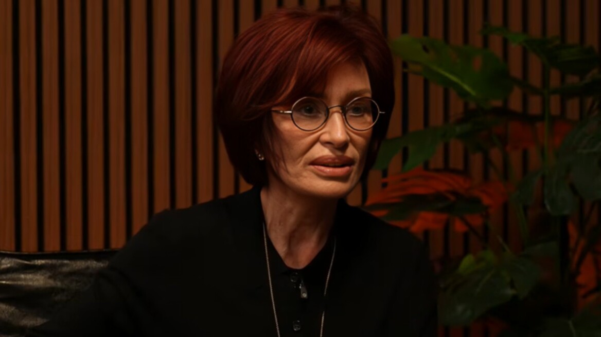 Η Σάρον Όσμπορν ξύπνησε με «βαθούλωμα» στο πρόσωπο μετά από αποτυχημένη αισθητική επέμβαση