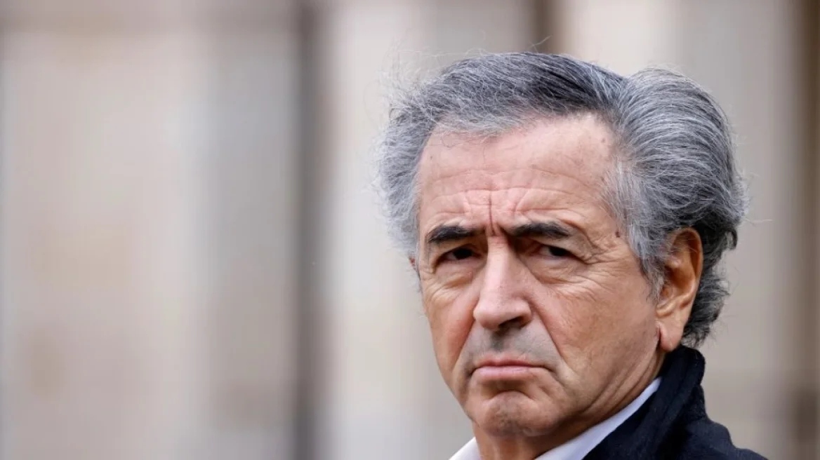 Μπερνάρ-Ανρί Λεβί: Ο Μελανσόν μιλά σαν τον Μουσολίνι, στο ίδιο τσουβάλι ακροδεξιά και ακροαριστερά 