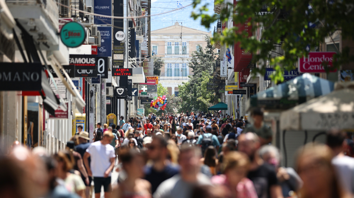 Το νομοσχέδιο της ΔΕΘ με παροχές 2 δισ. για μειώσεις φόρων σε τρίτεκνους, αγρότες και επαγγελματίες, €400 για συνταξιούχους και €500 στο δημόσιο
