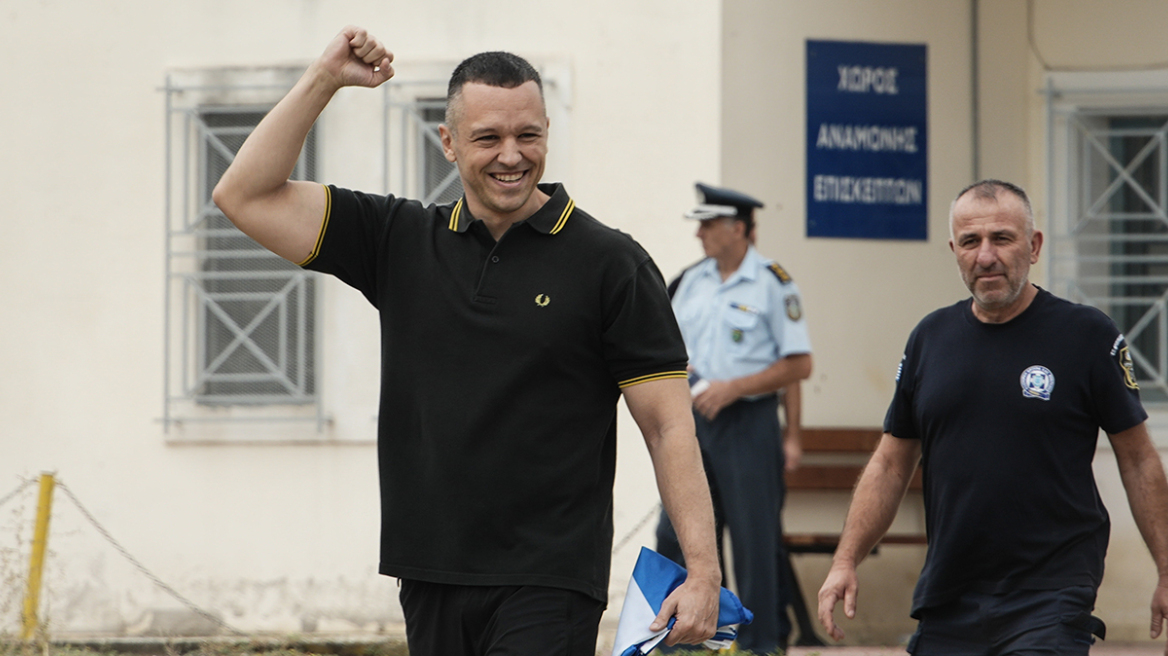 Η αντίδραση του Ηλία Κασιδιάρη για την ανάρτηση του Δημήτρη Γιαννακόπουλου με το πρόγραμμα της Συμμαχίας Ελλήνων
