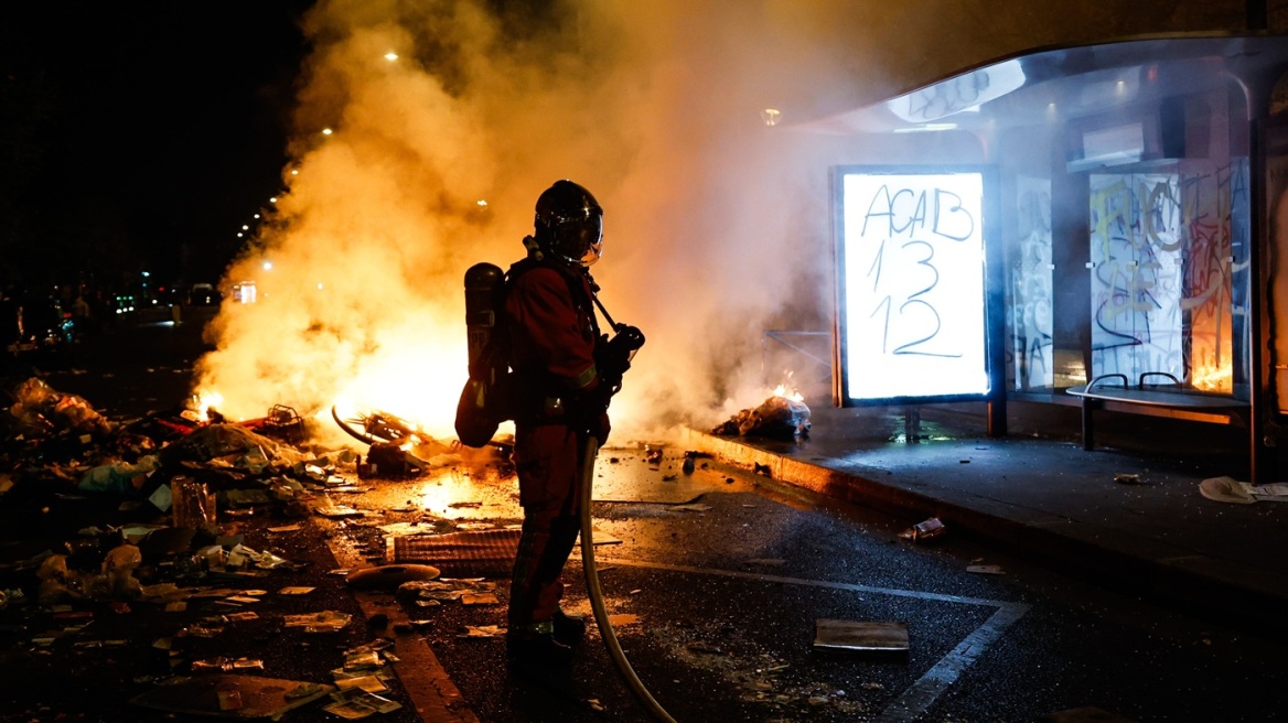 Φόβοι για νέα έκρηξη στη Γαλλία παρά τα αυστηρά μέτρα μετά τις λεηλασίες, στα €1,2 δισ. ο πρώτος λογαριασμός από τα επεισόδια