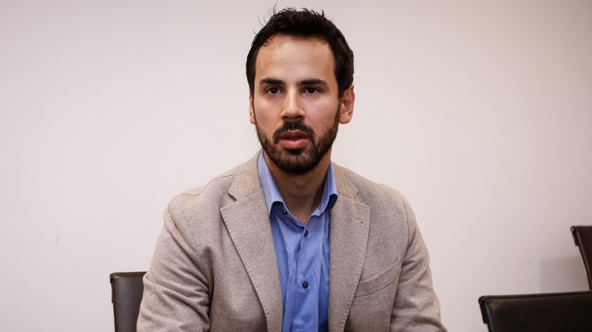 Ρωμανός: Ψέμα ότι ο Τσίπρας ήταν πάντα απέναντι στη βία, η κομματική Αυγή είχε βγει επί Γρηγορόπουλου με ένθετο «ω έλατο, ω έλατο τι ωραία που αρπάζεις»