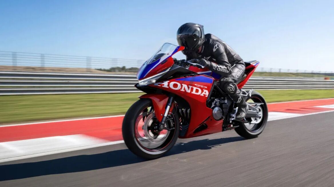 Η νέα 500άρα της Honda είναι τετρακύλινδρη με ηλεκτρονικό συμπλέκτη
