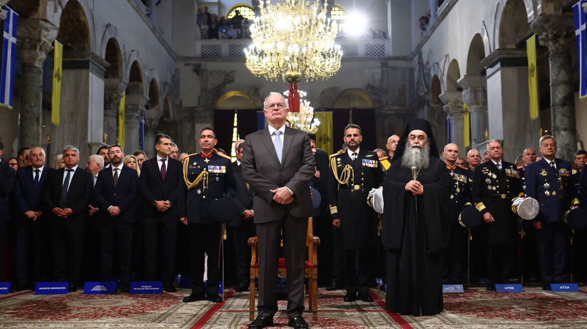 Η Θεσσαλονίκη γιορτάζει τον πολιούχο Άγιο Δημήτριο και την 114η επέτειο της απελευθέρωσής της, δείτε βίντεο και φωτογραφίες

