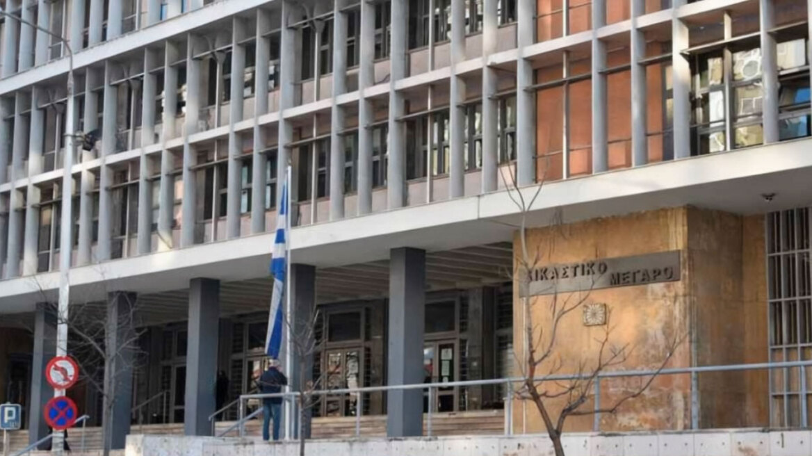 «Ζω έναν εφιάλτη δύο χρόνια»: Αθωώθηκε πατέρας που κατηγορήθηκε από την πρώην σύζυγό του για κακοποίηση του παιδιού τους