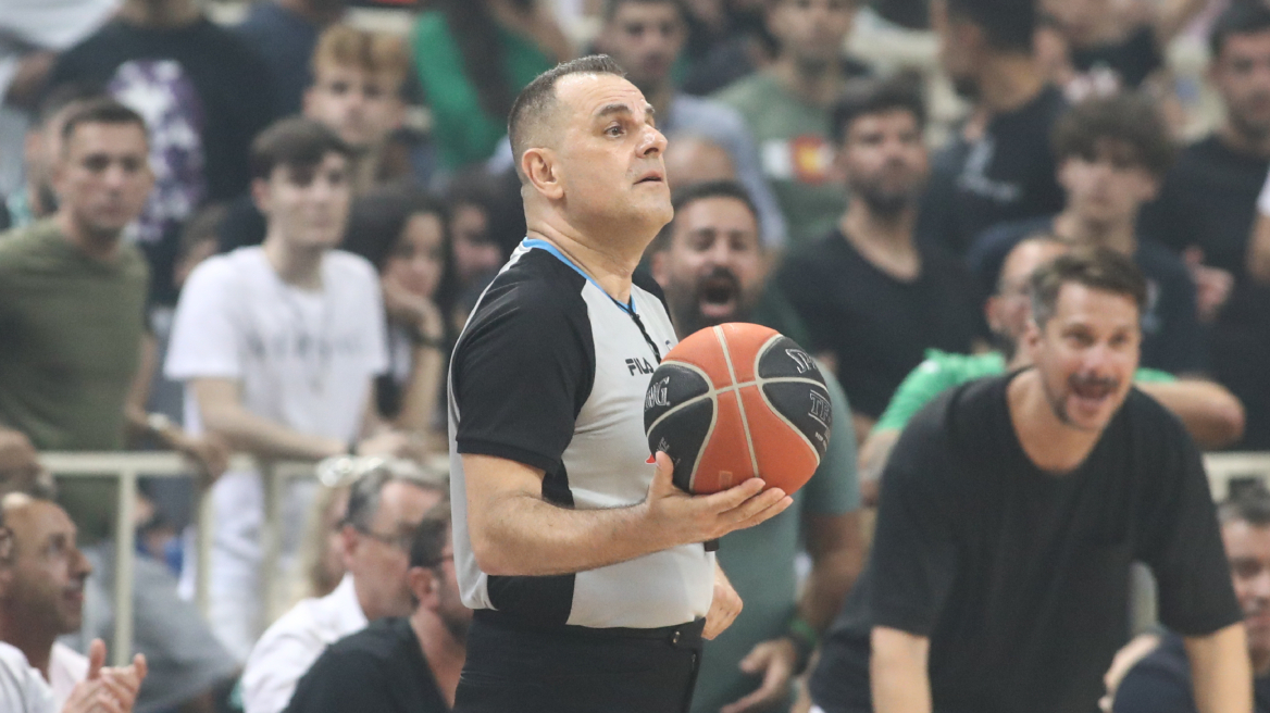 Αμοιβές από διεθνή παιχνίδια επικαλέστηκε ο Ηλίας Κορομηλάς για τα €102.000 στο σπίτι του, η απολογία του για το σκάνδαλο στο μπάσκετ