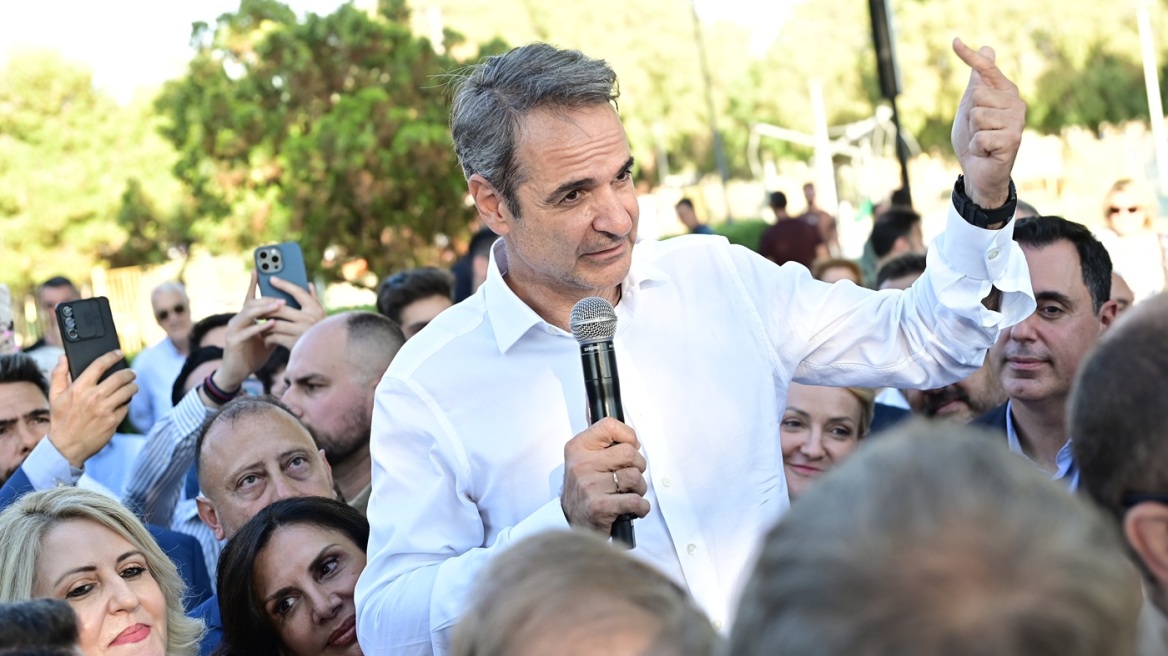 Μητσοτάκης: Σχέδιο συσπείρωσης με περιοδείες και επαφές με βουλευτές - Οι πονοκέφαλοι για το Τουρκολιβυκό και η εμφάνιση Καραμανλή