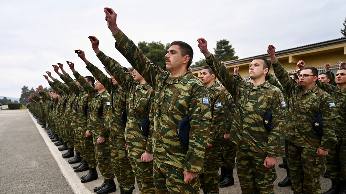 Στρατιωτική θητεία: Πρώτα ο στρατός, μετά το πανεπιστήμιο για τους 18χρονους