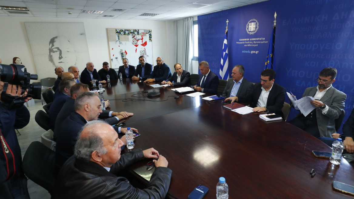 Συνάντηση Βρούτση με το ΔΣ της ΕΟΚ - Στο επίκεντρο η επόμενη μέρα του ελληνικού μπάσκετ