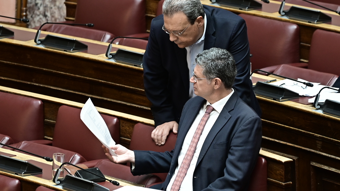 Παραιτήθηκε και επίσημα από βουλευτής ο Διονύσης Καλαματιανός μετά τα «καρφιά» του ΣΥΡΙΖΑ
