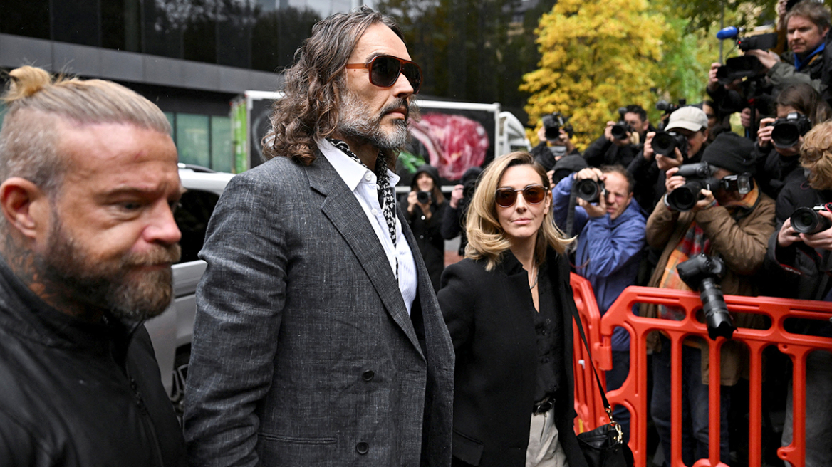 «Είχε ακόρεστη όρεξη για σεξ, έκανε μέρα και νύχτα»: Οι αποκαλύψεις της πρώην βοηθού του Ράσελ Μπραντ στο δικαστήριο