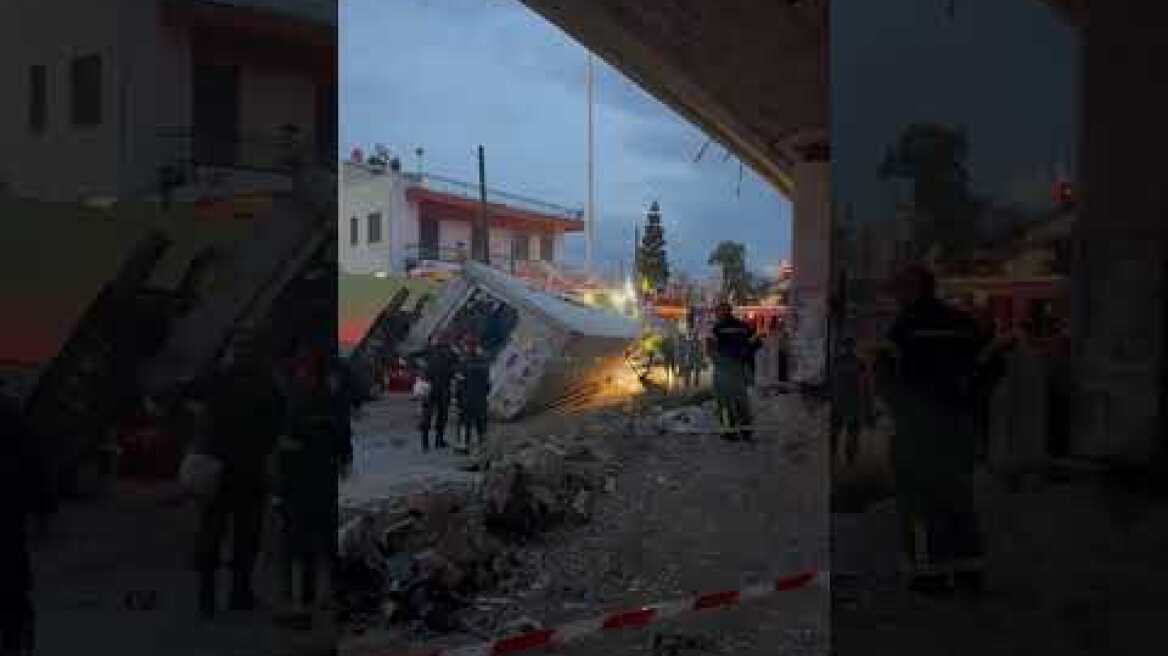 Νταλίκα έπεσε από γέφυρα της Πέτρου Ράλλη και κατέληξε στη Θηβών