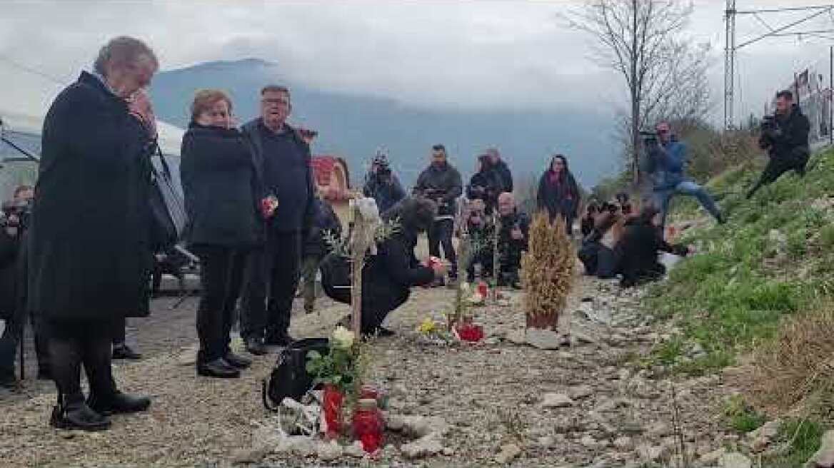 Ανείπωτος πόνος στα Τέμπη