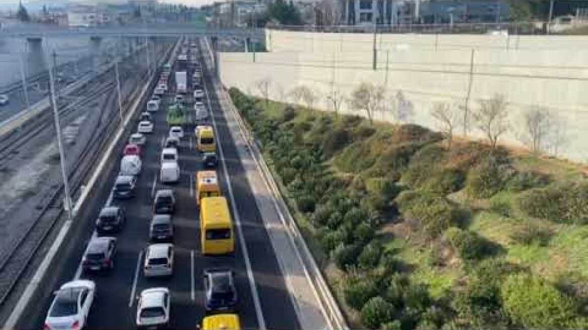 Κίνηση στην Αττική Οδό (2)