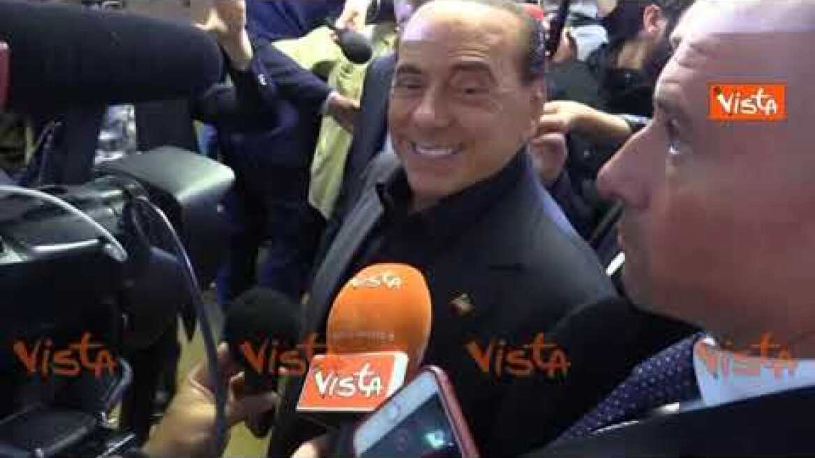 Berlusconi: "Sono un sentimentale, voto al seggio dove venivo con la mia mammina"