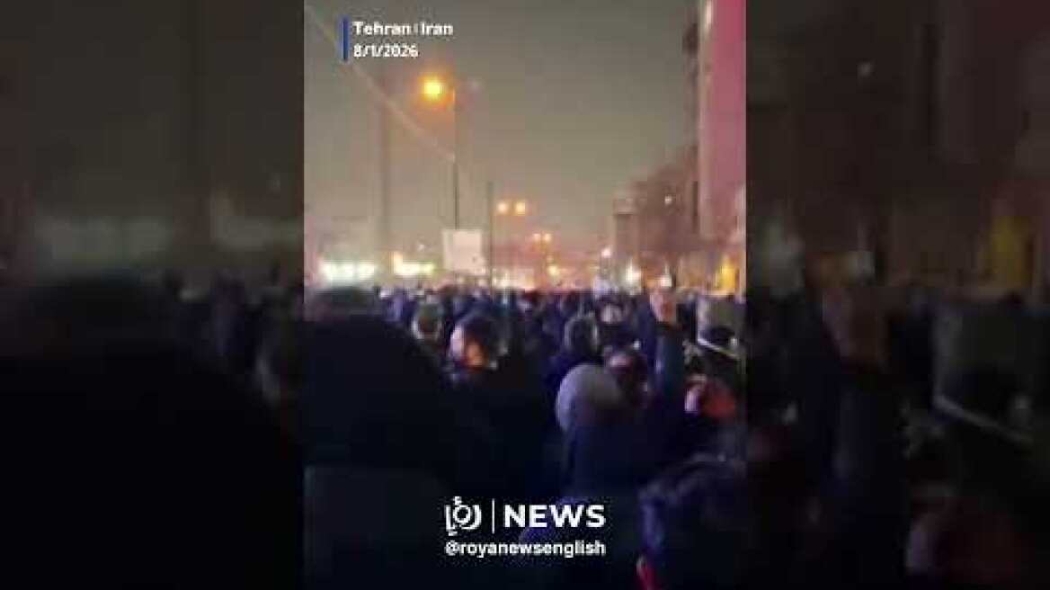 Iranians chant 'death to the dictator' in Tehran