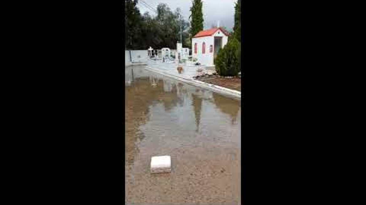 Σε πλήρη εξέλιξη η κακοκαιρία στο νησί της Ρόδου 22.11